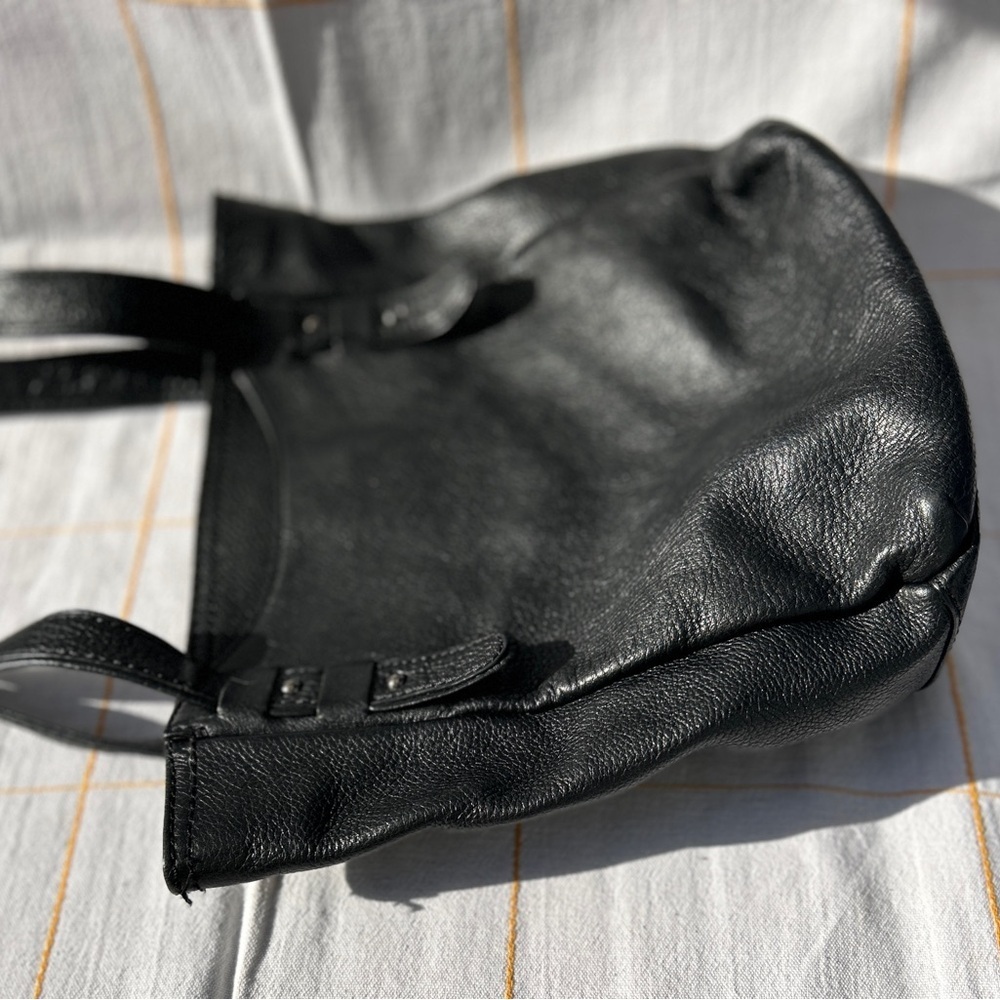 LaSac Pebbled Black Leather Tote Bag - Picture 5 of 6
